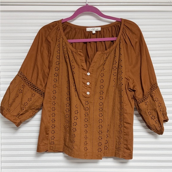 Red Haute Rust-Brown Eyelet Women's Top - Picture 1 of 4
